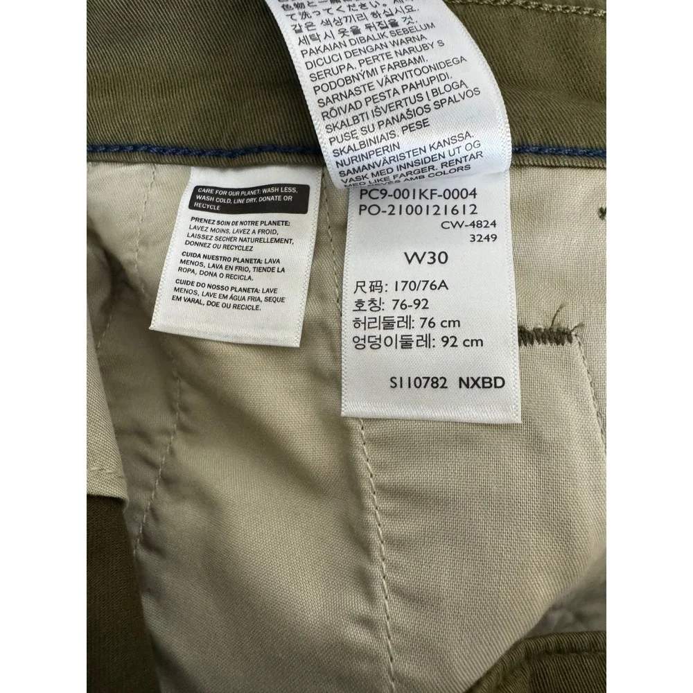 Levis XX Chino Relaxed Shorts Mens 30 Olive Green Stretch 8 Inch Inseam NWT
